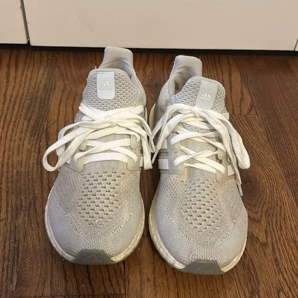 Adidas Ultra Boost 1.0 Women's Size 8.5 - Image 2