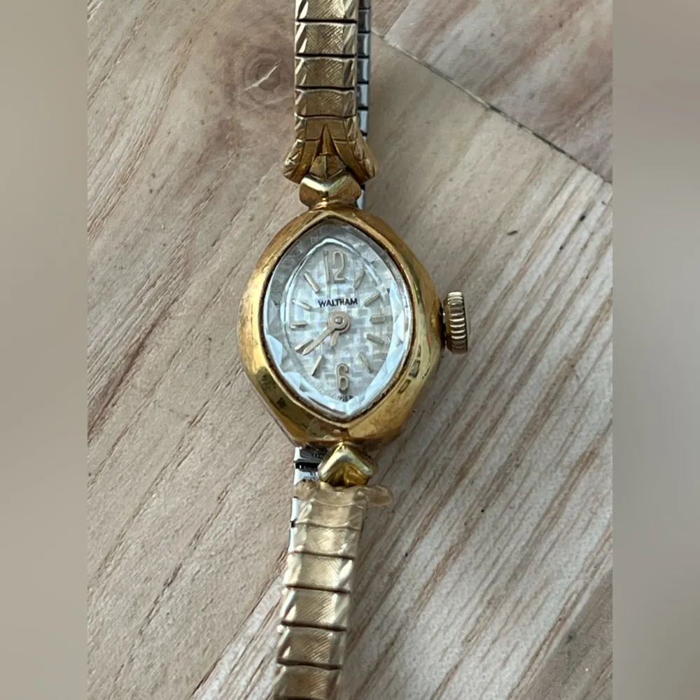 Waltham Rare Vintage Mechanical Ladies Watch Silver Checkered Dial Stretch Band Gold - Image 4