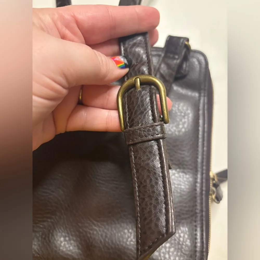 Relic Brown Cross Body Purse Lots of Pockets Adjustable Strap Card Slots Leather - Image 2