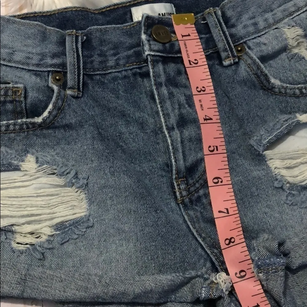 Amuse Society button fly distressed shorts size 25 - Image 10