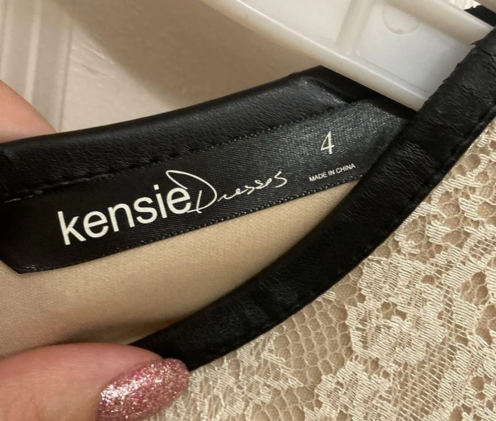 Cap Sleeve Cream and Black Lace Dress Size 4 - Image 6