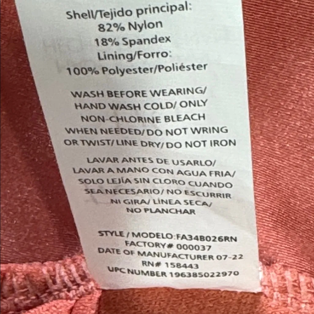 Elegant Coral Knot - Image 3