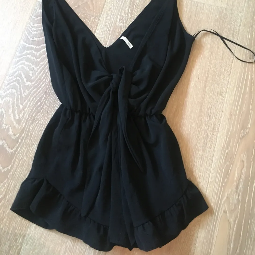 Black Sage Clothing Ruffle Tie Front Romper S - Image 10