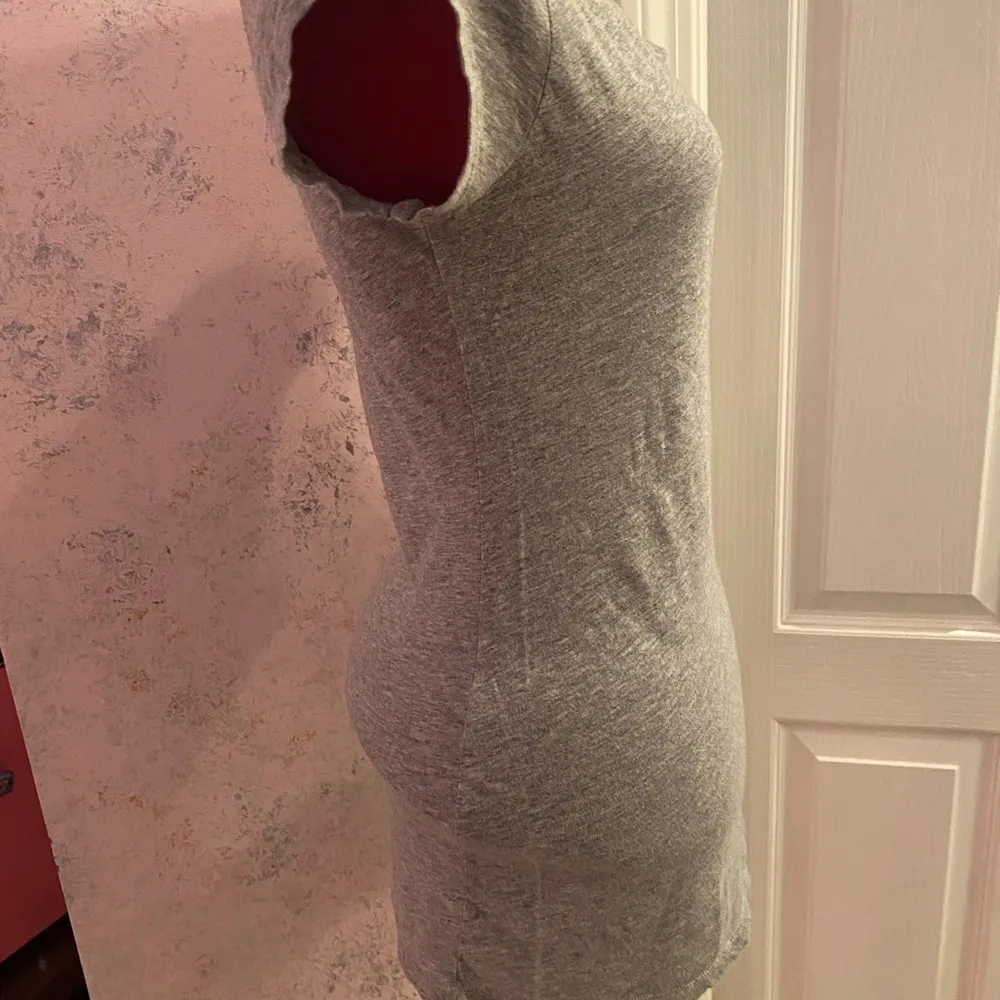 H&M Divided gray long cotton Short sleeve T-shirt size 8 - Image 4