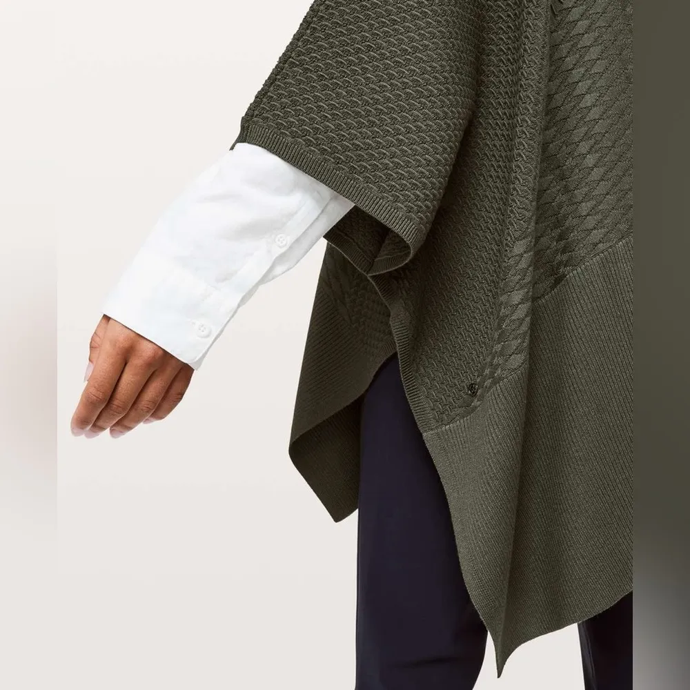 Lululemon Dream Weaver Wrap Camo Green One Size - Image 4