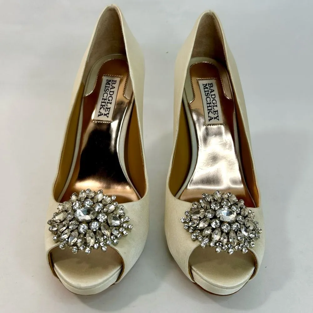 Badgley Mischka 'Jeannie' Crystal Trim Open Toe Ivory Satin Pump size 6 - Image 3