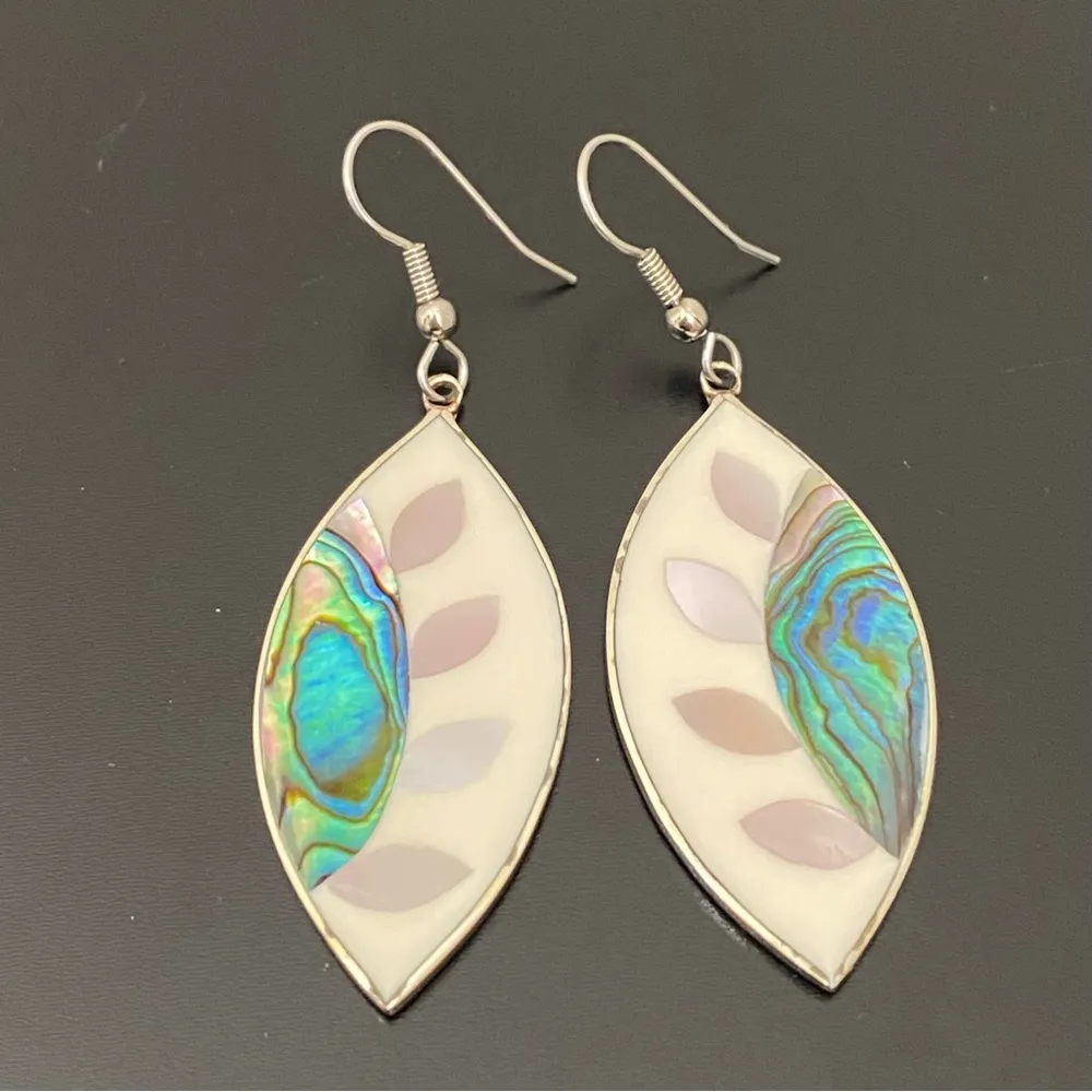 Vintage Alpaca Mexico Handcrafted MOP Abalone Inlay Mexican Silver Earrings 7g Green - Image 9