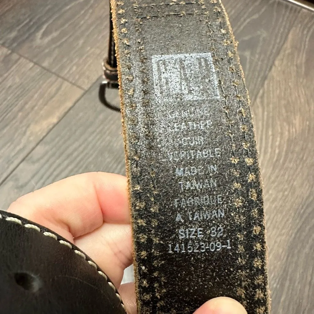 Gap Women’s 32 Embroidered Logo Vintage Leather Belt - Image 4