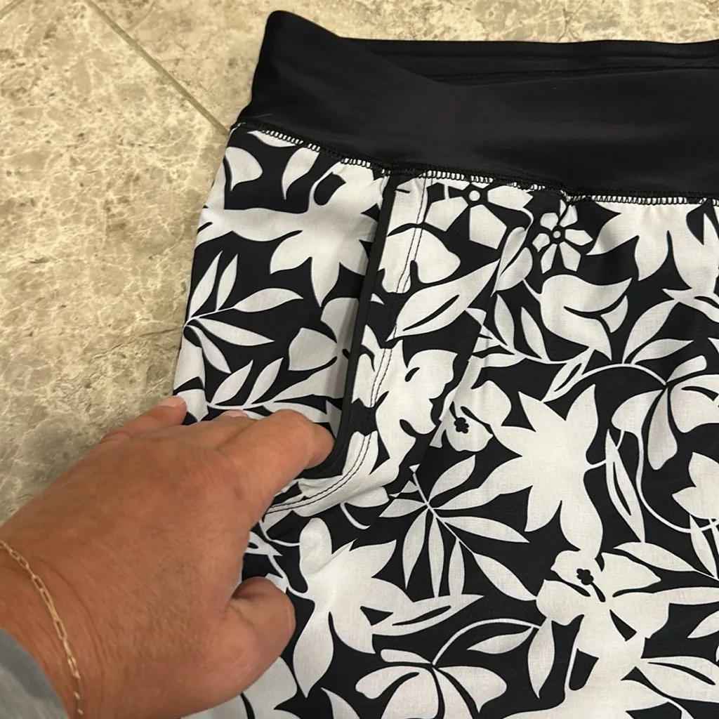 Lands End 5” Swim Board Shorts with Panty Black White Size 18 - Image 5