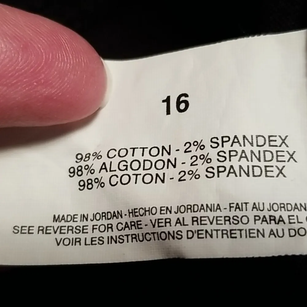 Gloria Vanderbilt black shorts - Image 4