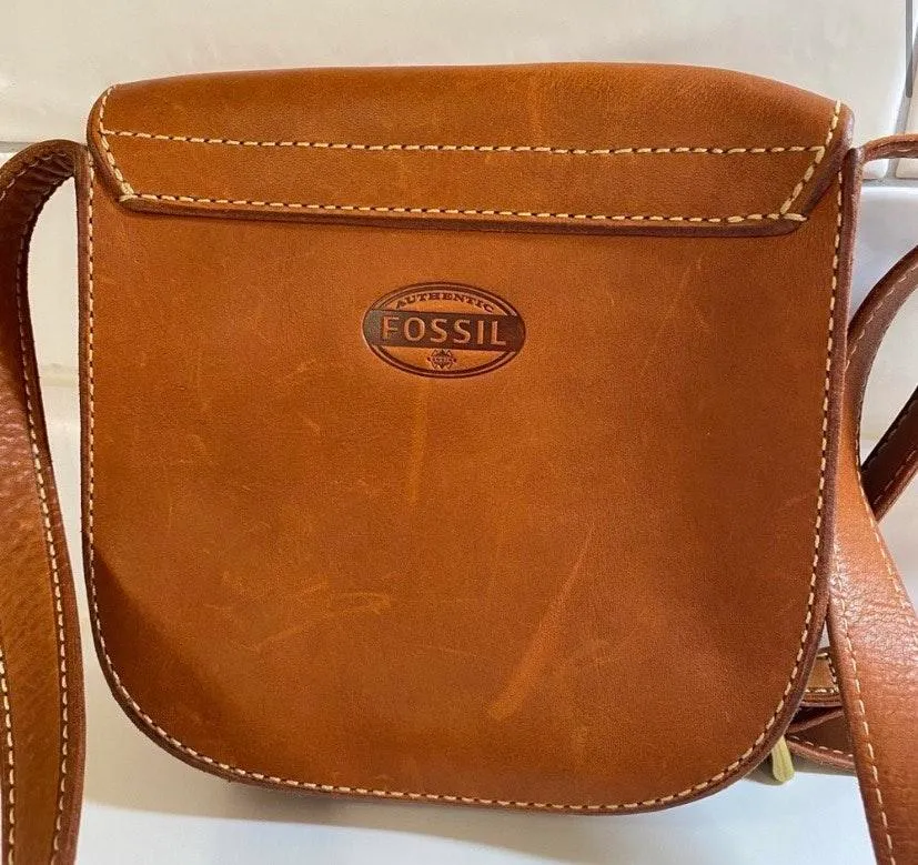 Fossil Austin Leather Saddle Small Crossbody Bag - Image 6