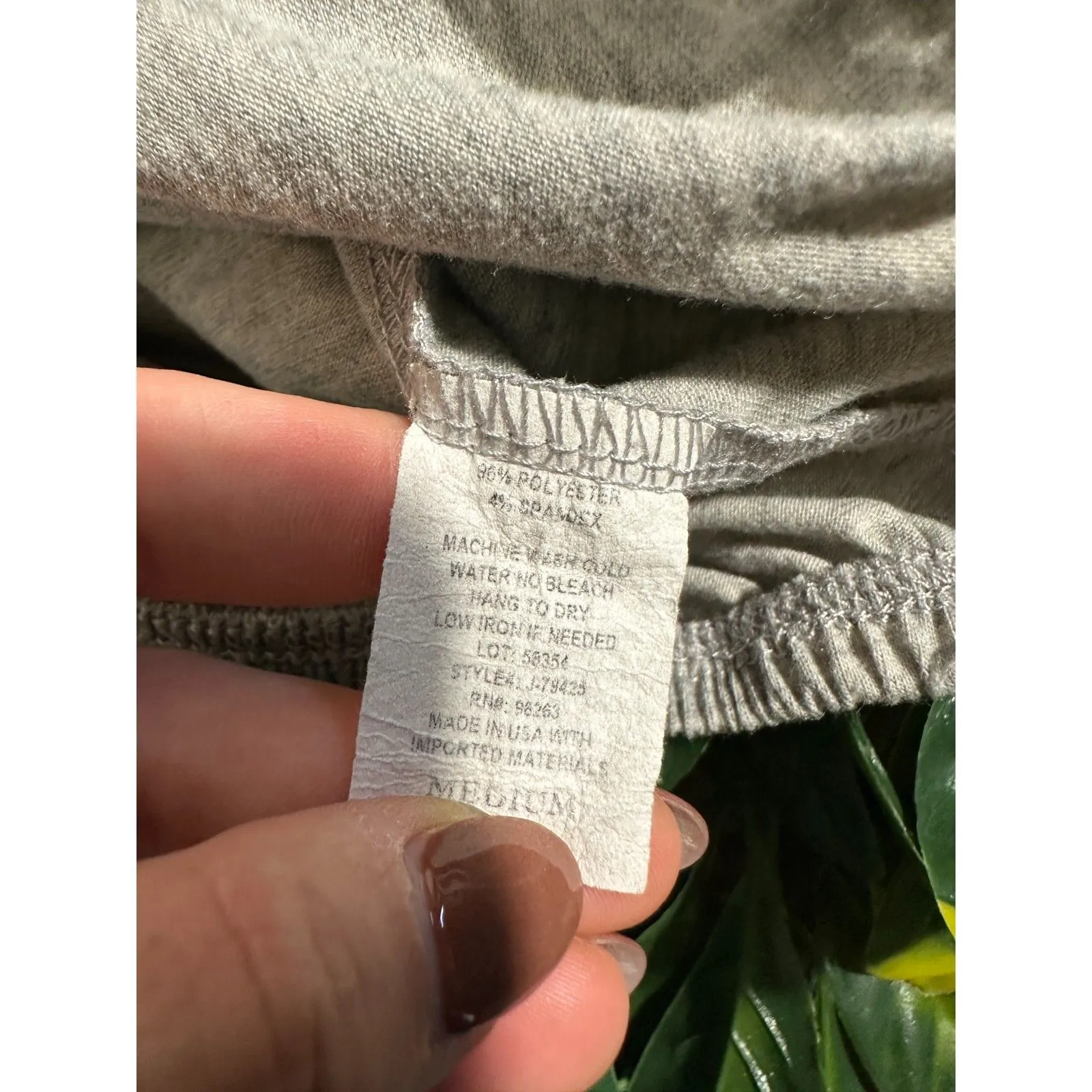 Olivia Rae Cropped Synched Waist T Shirt Size Medium - Image 4