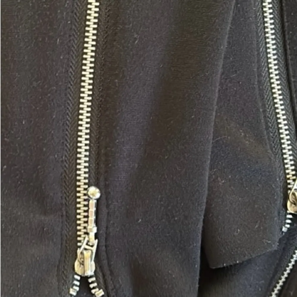 GYPSY Black Moto Jacket Sz M Off Center Zipper Pockets Peplum Back - Image 7