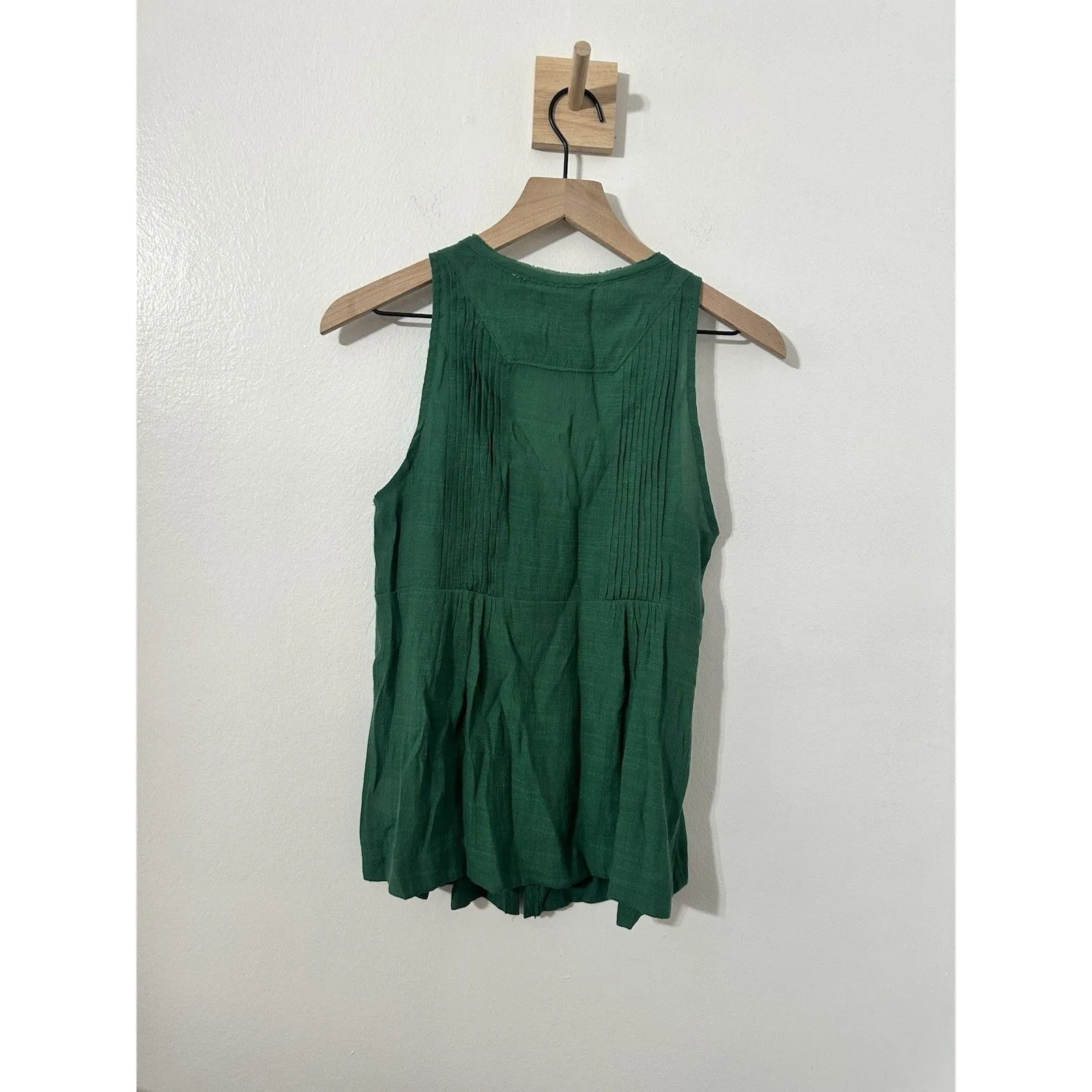 Anthropologie Maeve Saona Pintuck Front Button Tank Green XS - Image 4