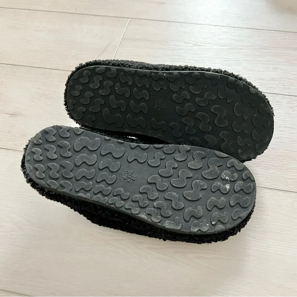 Skims Teddy Slipper in Onyx Black Women’s Size 9 | Skims Teddy Slippers - Image 4