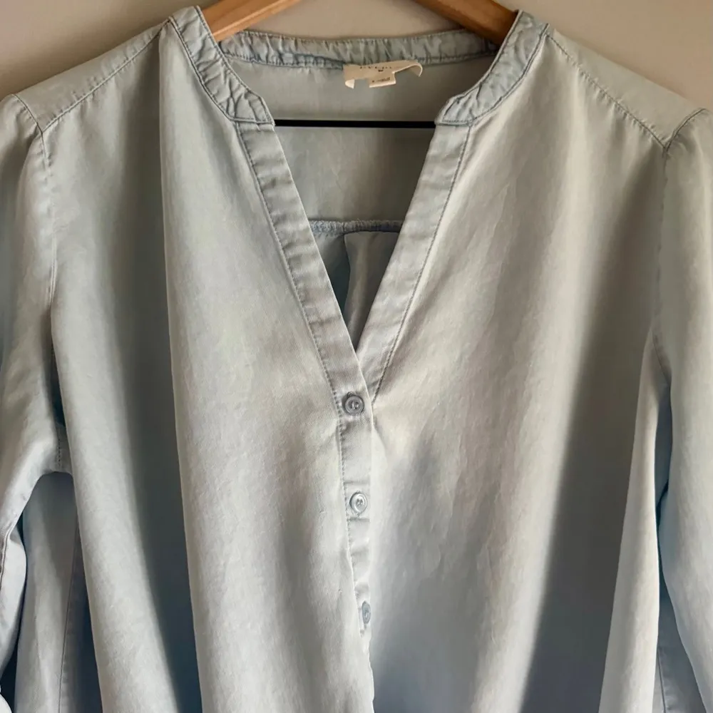Everly 3/4 Sleeve Chambray Lightweight Button Front Blouse Size Small - Image 5