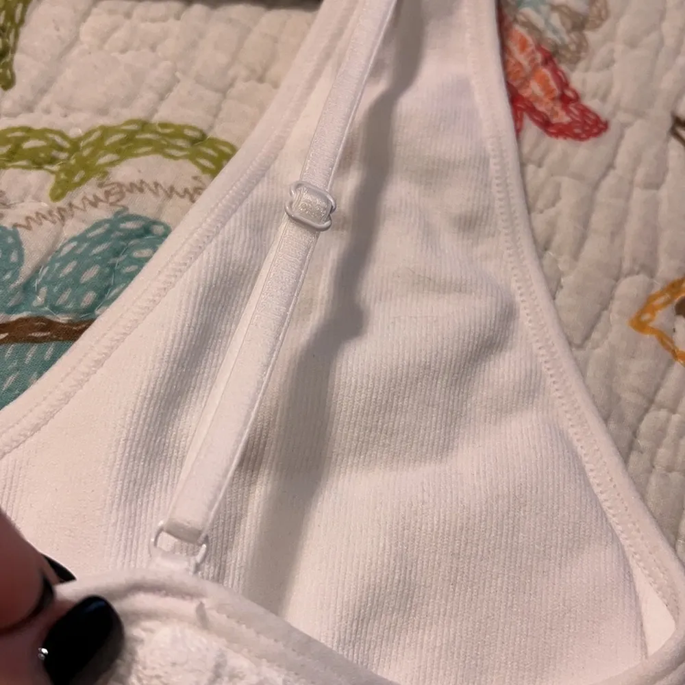 No boundaries Cami medium v-neck lounge line seamless adjustable straps - Image 7