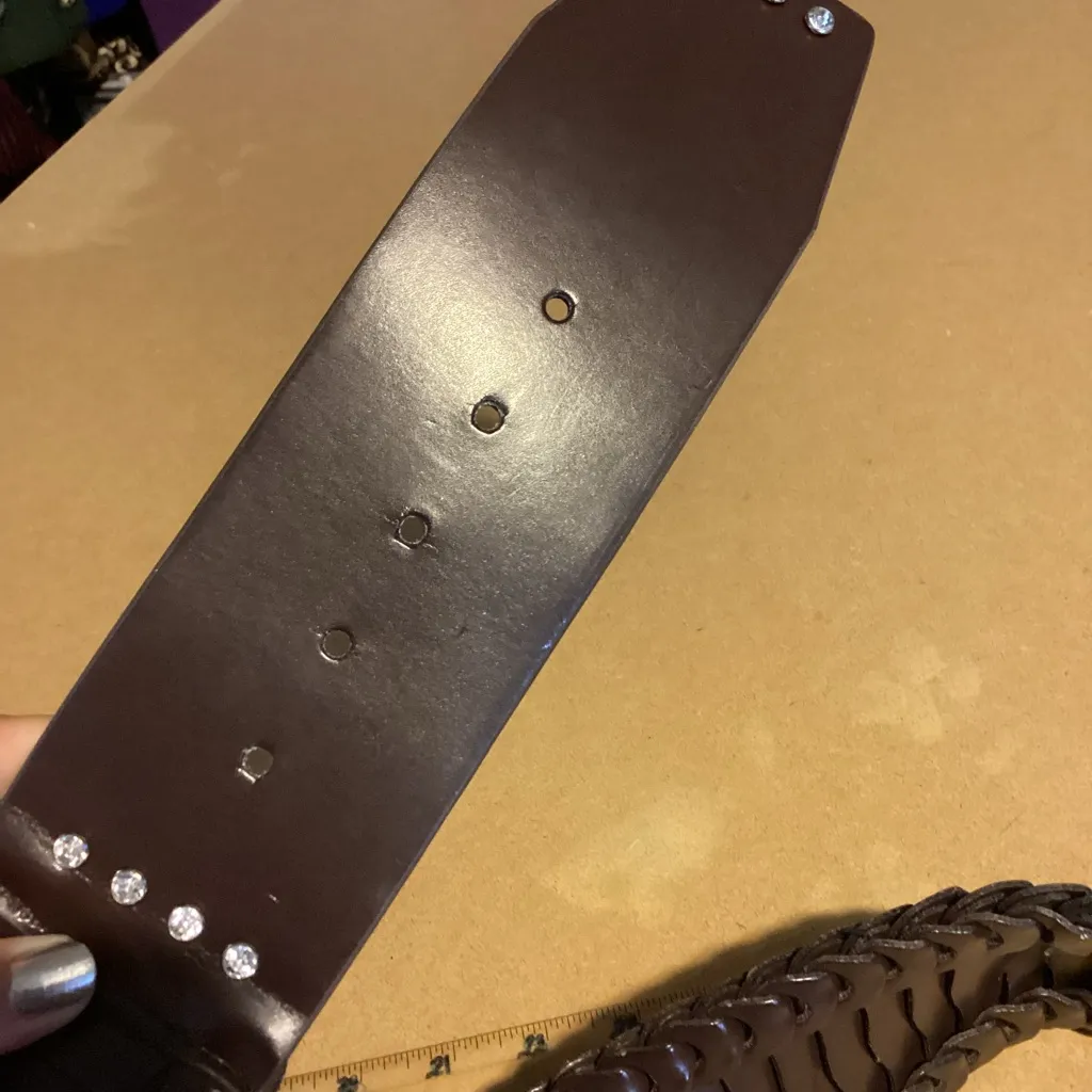 GUESS DARK BROWN THICK FAUX LEATHER STATEMENT BELT W/RHINESTONE ACCENTS (L) - Image 8