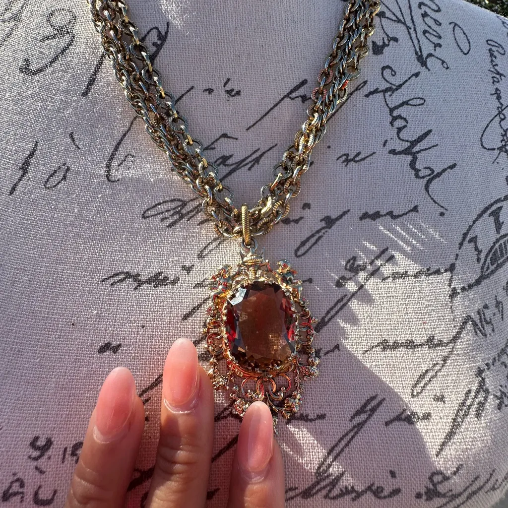 Vintage 1940s Baroque Cherub Necklace Gold - Image 2