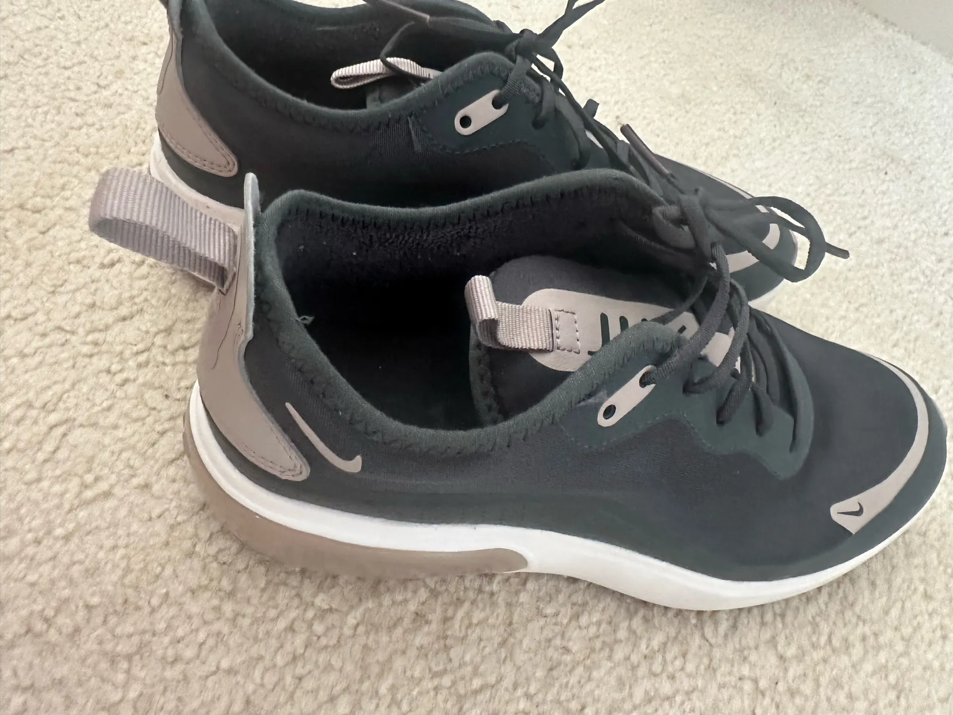 Nike Air Max Dia - Image 2