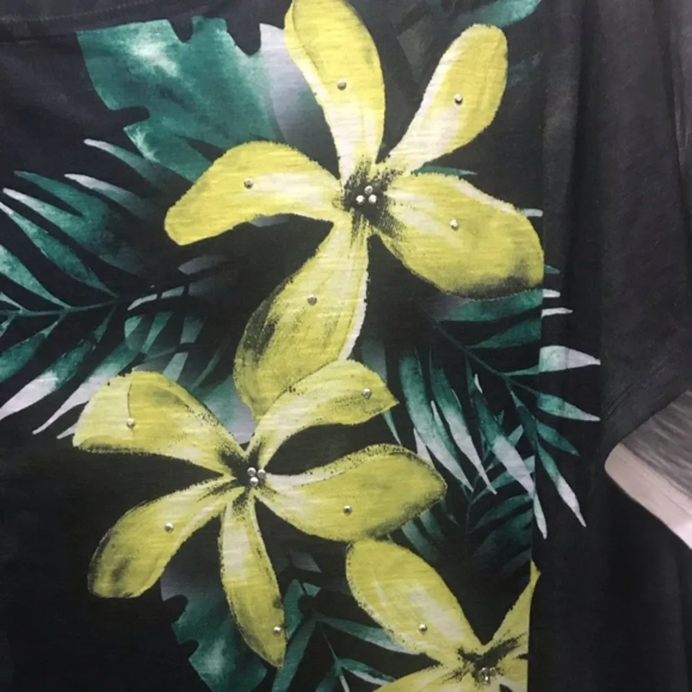 3XL Lime Floral Top/Coverup with embellish… - Image 10