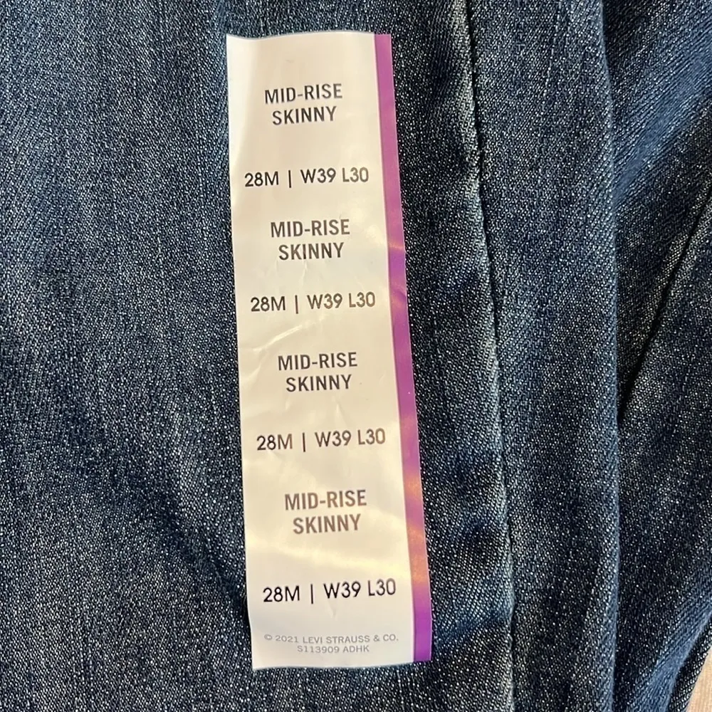 NWT Levi Strauss Signature Gold Mid-Rise Skinny Stretch Jeans 28M / W39 L30 - Image 11