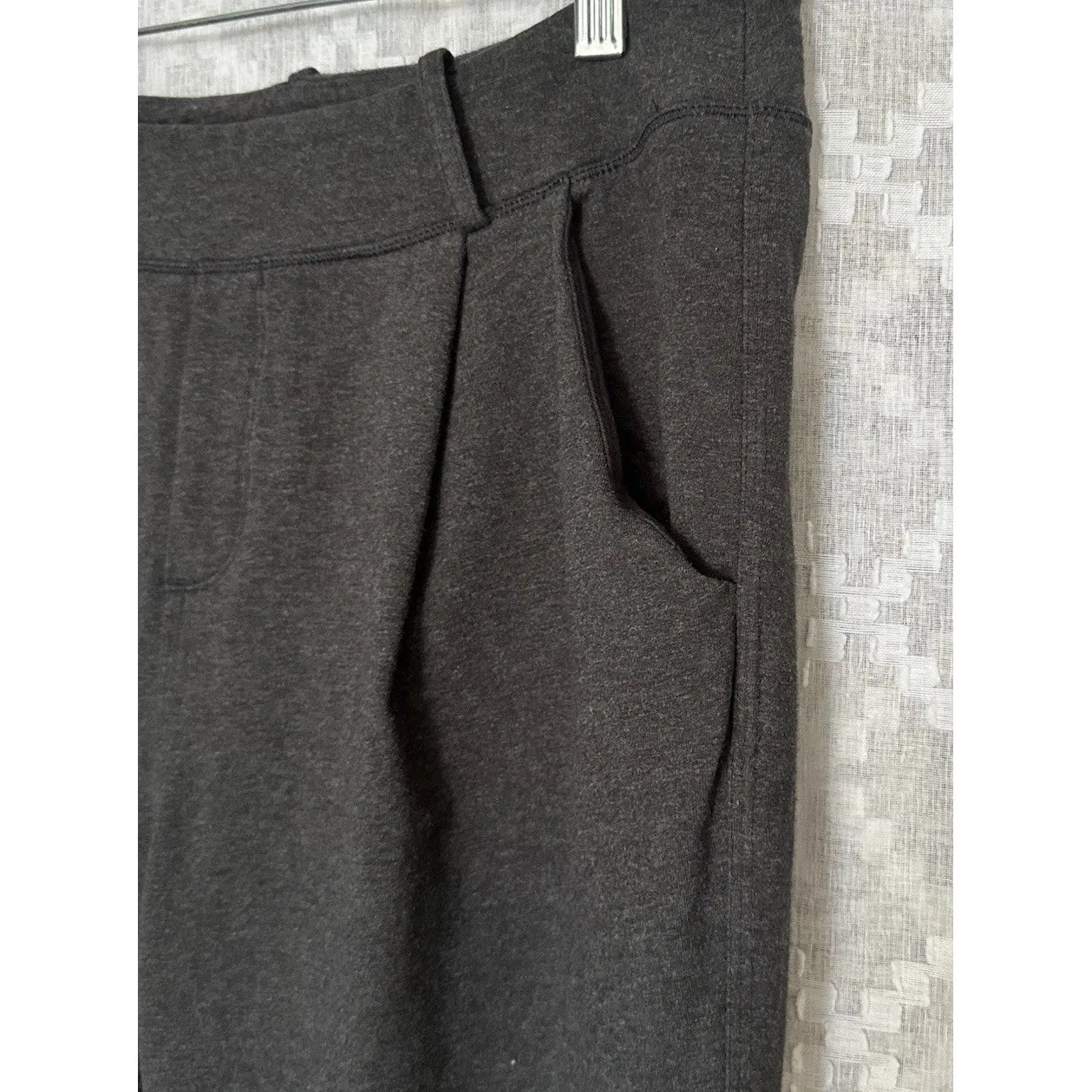 Lululemon Stress Less Pants Womens 8 Dark Gray French Terry Knit Pockets - Image 4