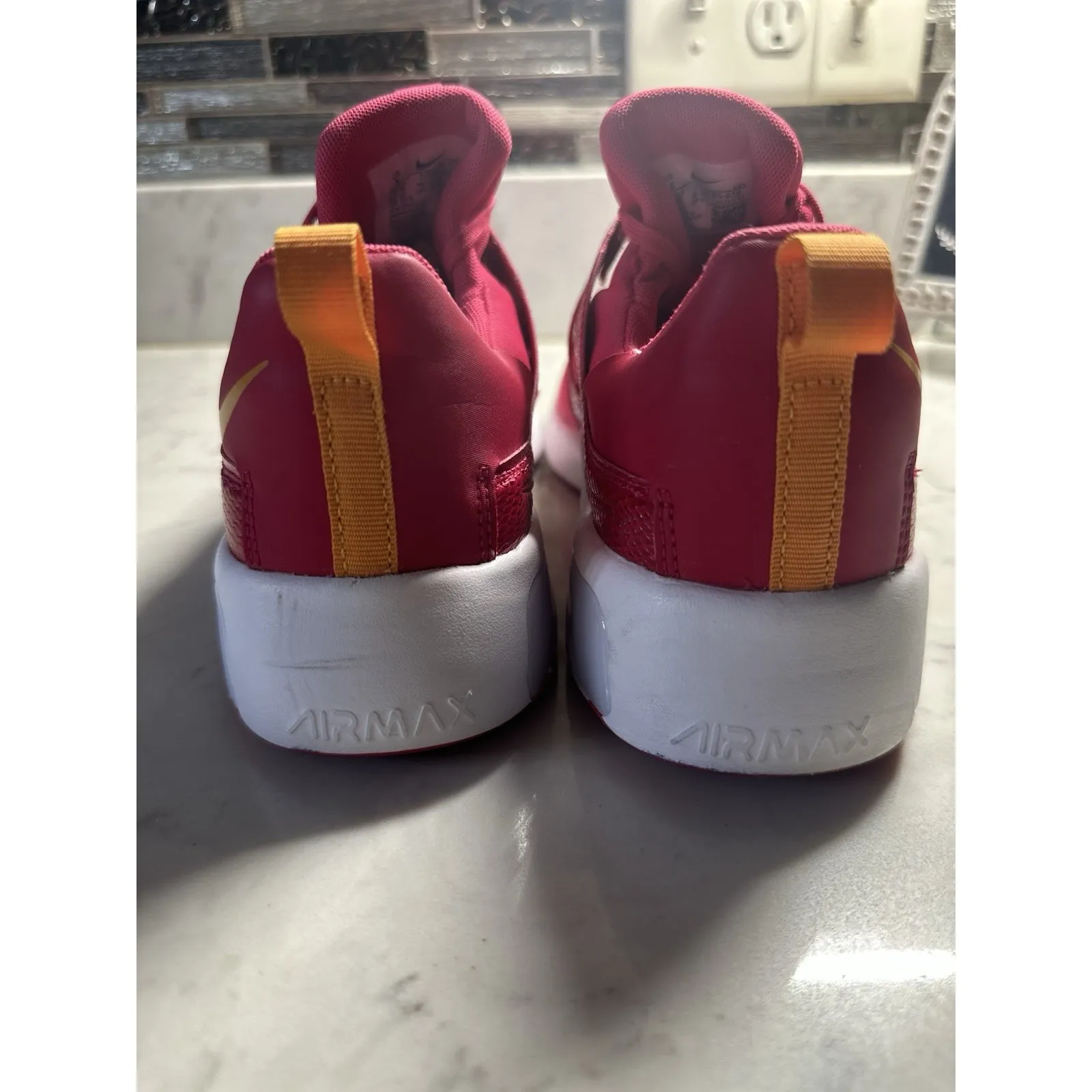 Nike Shost  - Image 4