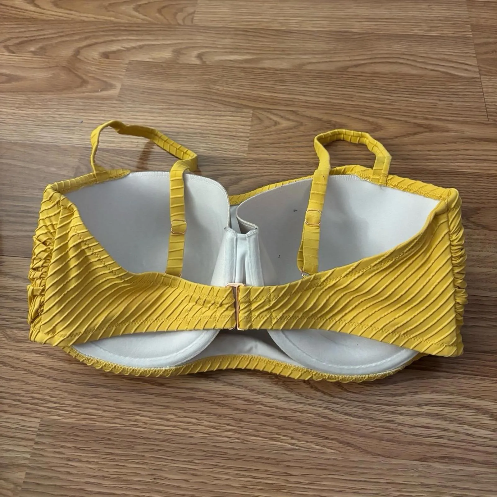 Shade & Shore Yellow Bikini Top Size 38DD - Image 3