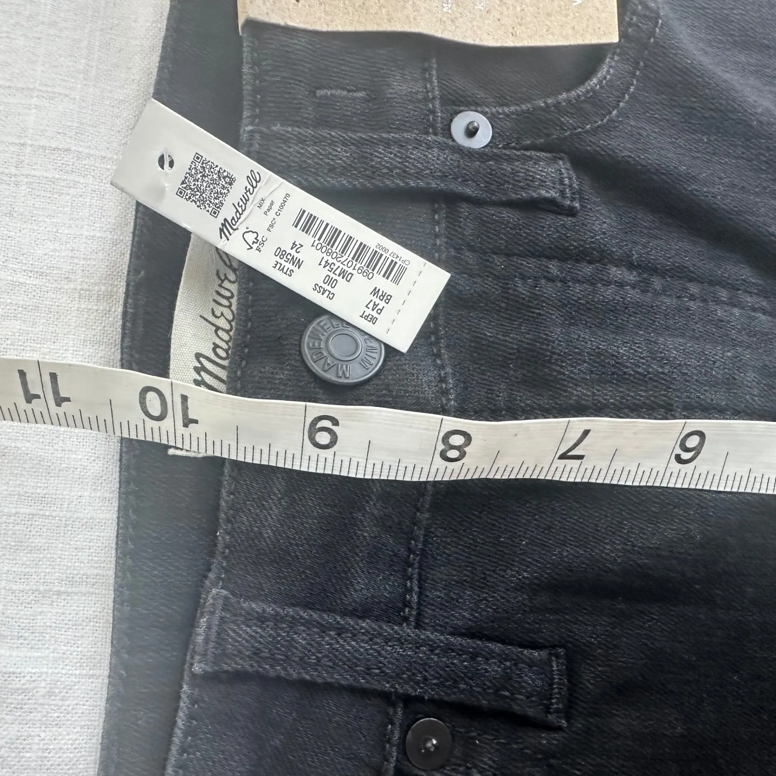 Madewell Curvy Kick Out Crop Jeans Black Rinse Wash Mid Rise Womens‎ Size 24 NWT - Image 3