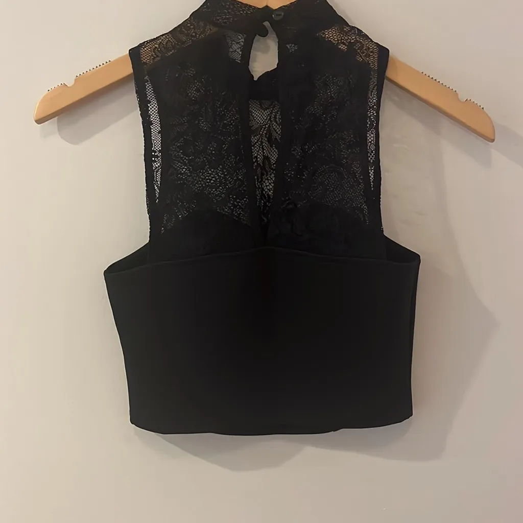 Fora Black Crop Top High Neck Lace - Image 2