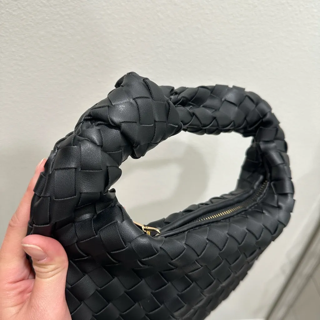 Urban Expressions Black Woven Hand Bag - Image 8