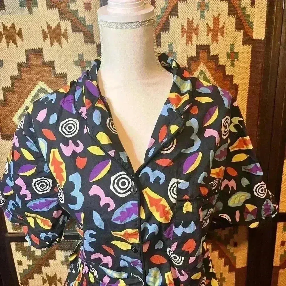 Stranger Things Chicago Pop Up Store Exclusive Seven Pajama Shorts Set Women Lrg - Image 7