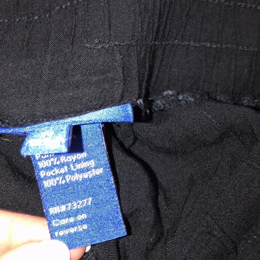 Apt 9 black casual pants with pockets size medium - Image 4