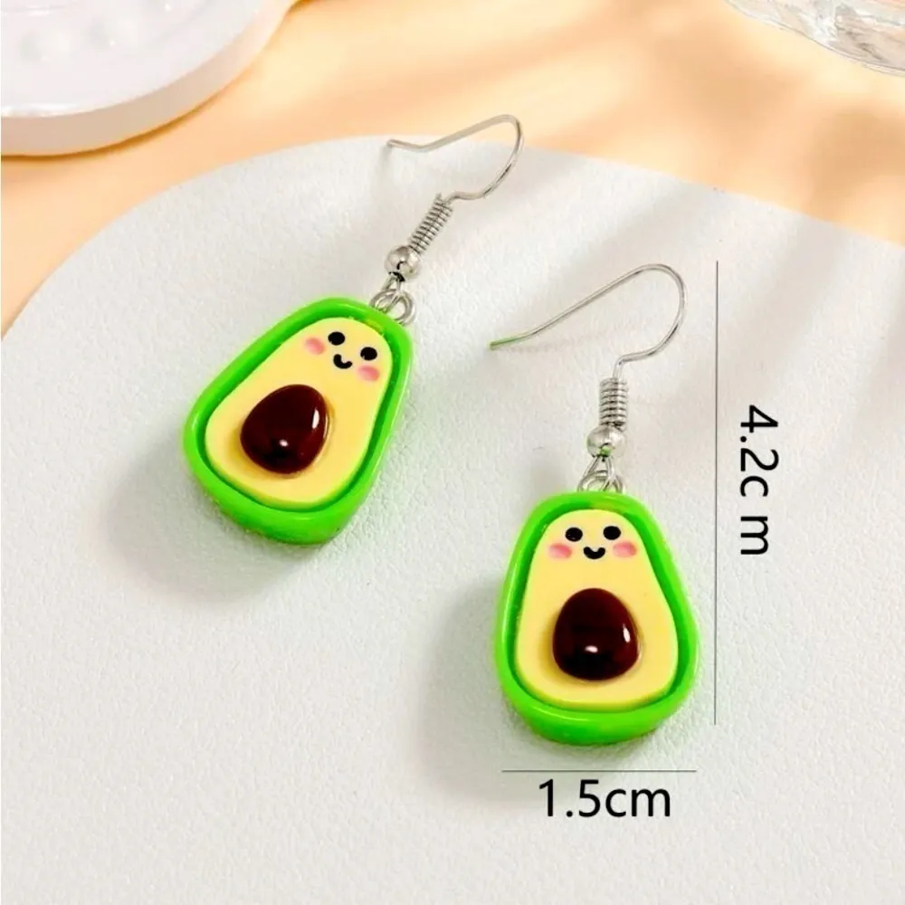 Cute 🥑 guac earrings - Image 4