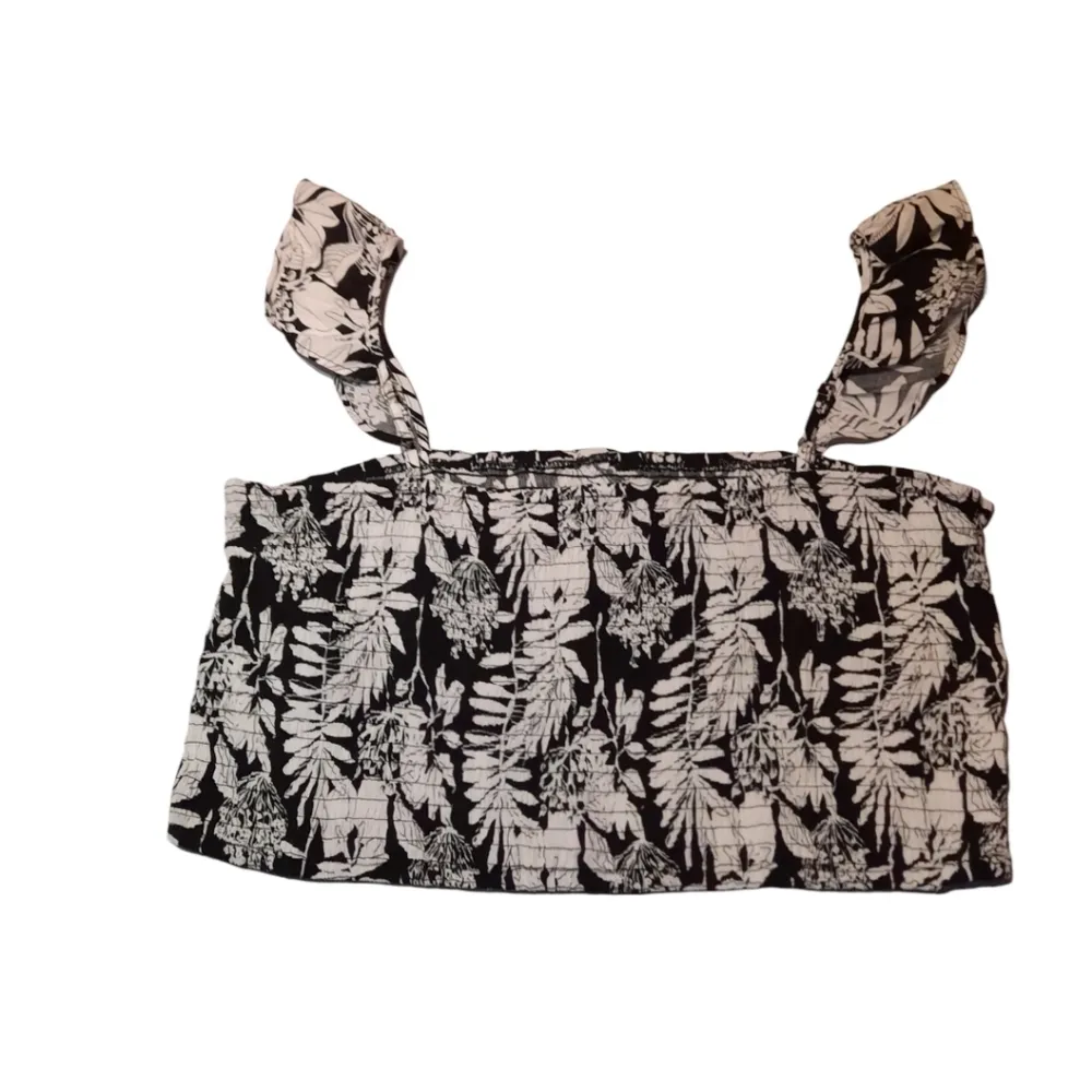 Lulus Cropped Top Size Extra Large NWT Black - Image 2