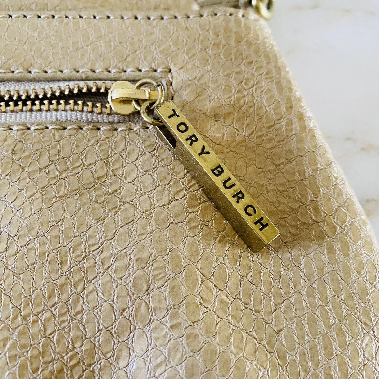 TORY BURCH Solid Tan Leather Clutch Bag Purse Large Logo - Image 6