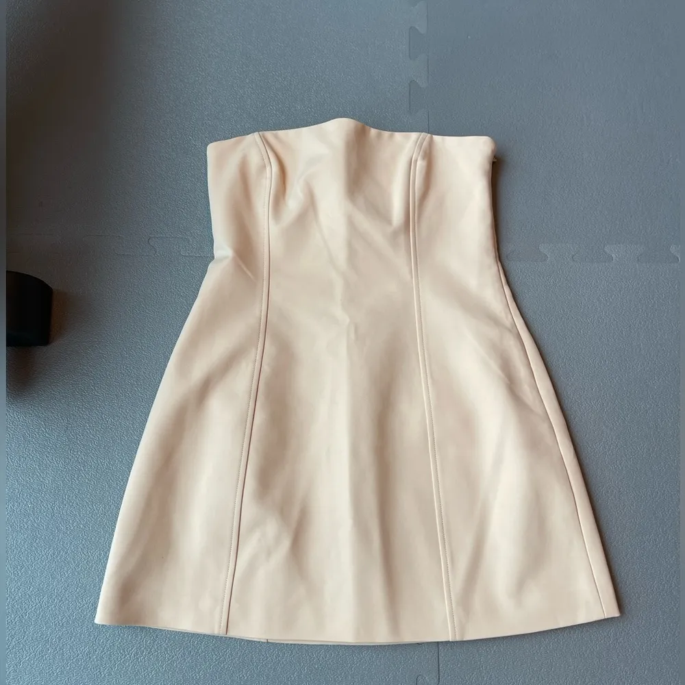 Sir. Alberta A - Image 3