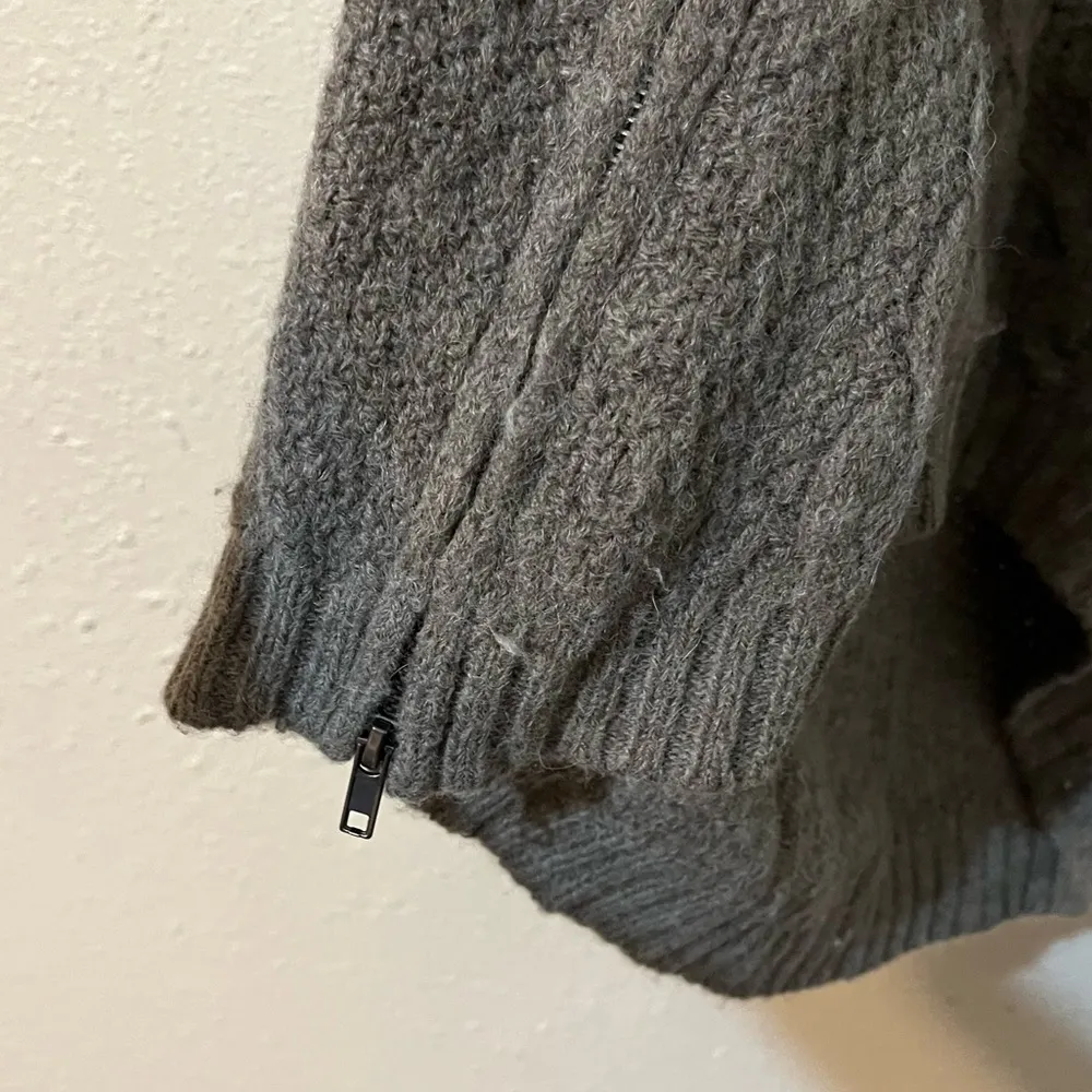 360 Sweater Cable Knit Side - Image 7