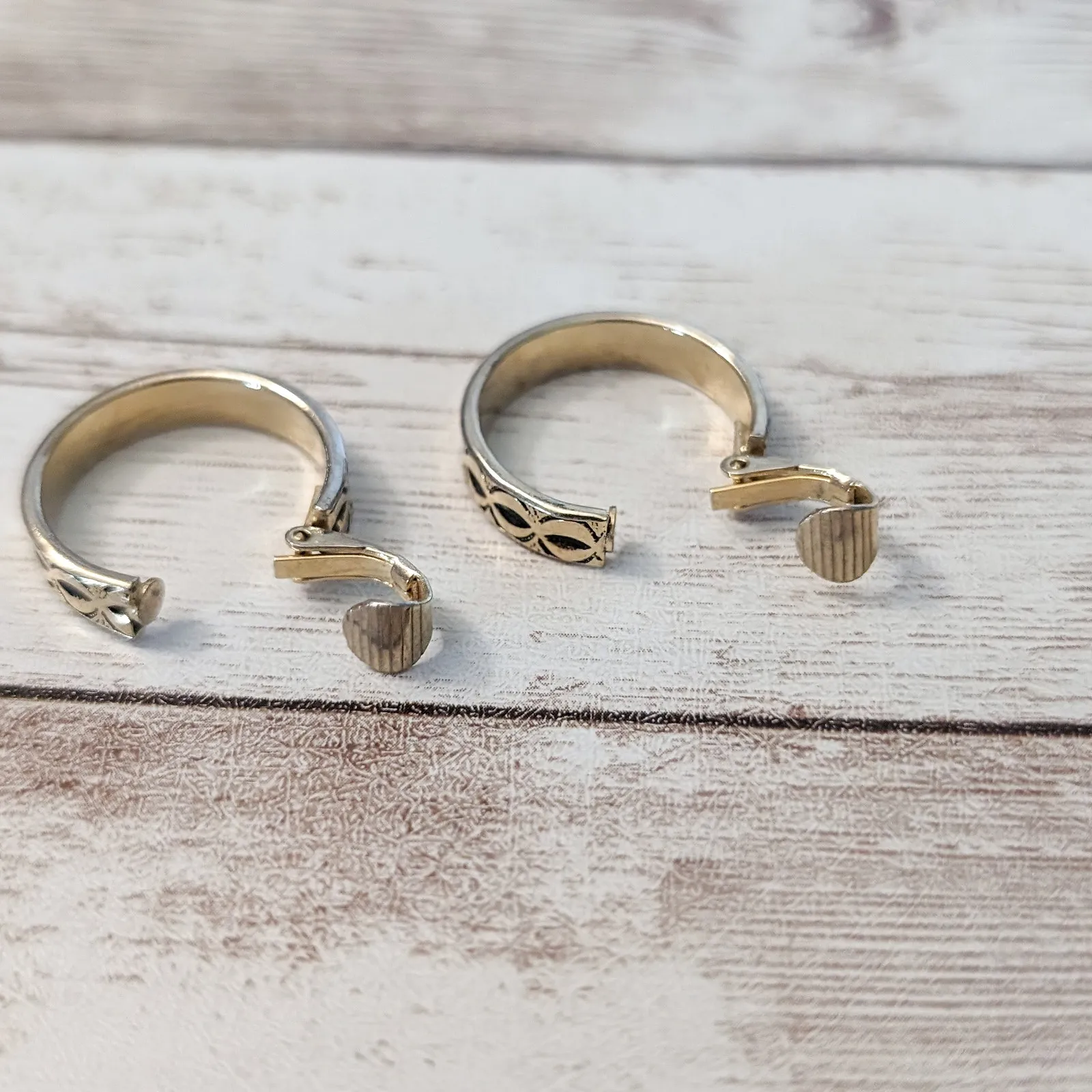 Vintage L H Segal Clip On Earrings - Image 7