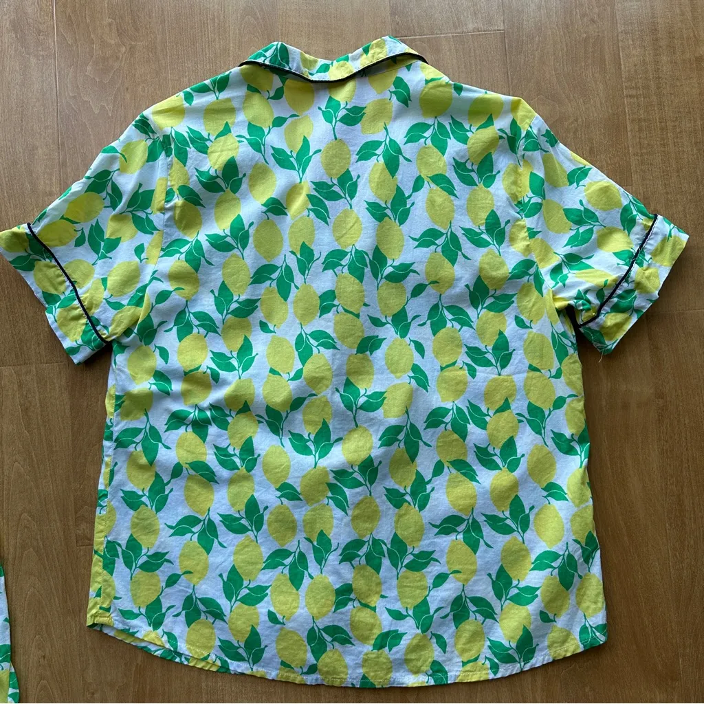 Liz Claiborne Sleepwear Lemon Print Pajama Set, Shirt and Short Set, Size Medium - Image 4