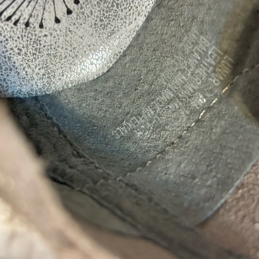 OTBT Womens Lunar Gray Metallic Silver Leather Lace Up Sneakers Shoes Size 8M - Image 10