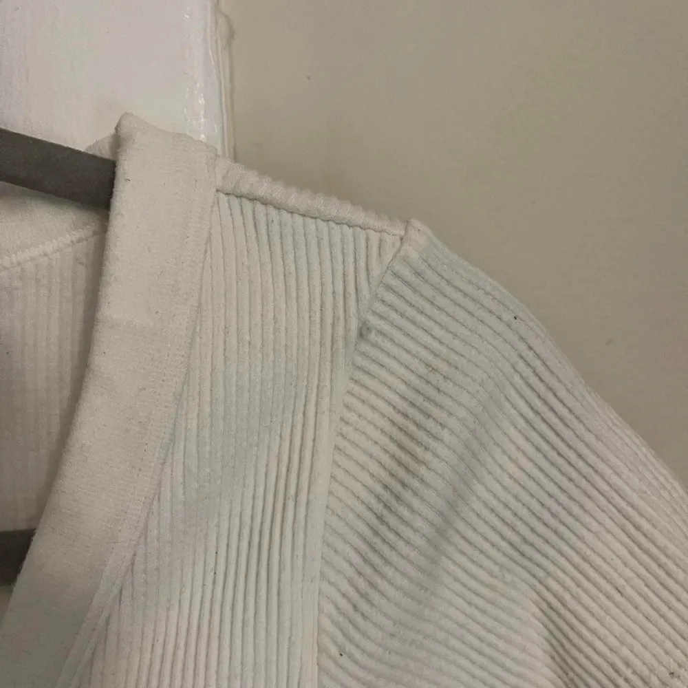 white  seamless crop top - Image 2