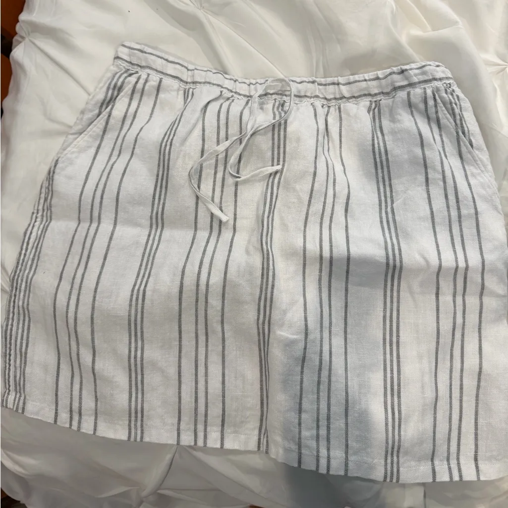 Garnet Hill White and Gray Striped Mini Skirt - Image 3