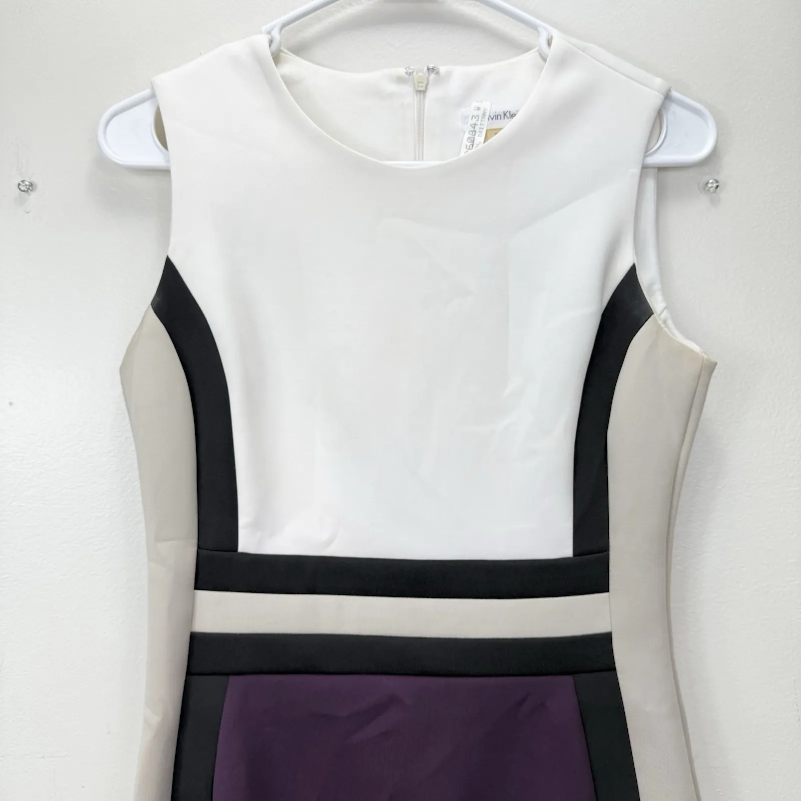 Calvin Klein Purple Cream Colorblock‎ Scuba Knit Sleeveless Sheath Dress Size 4 - Image 4