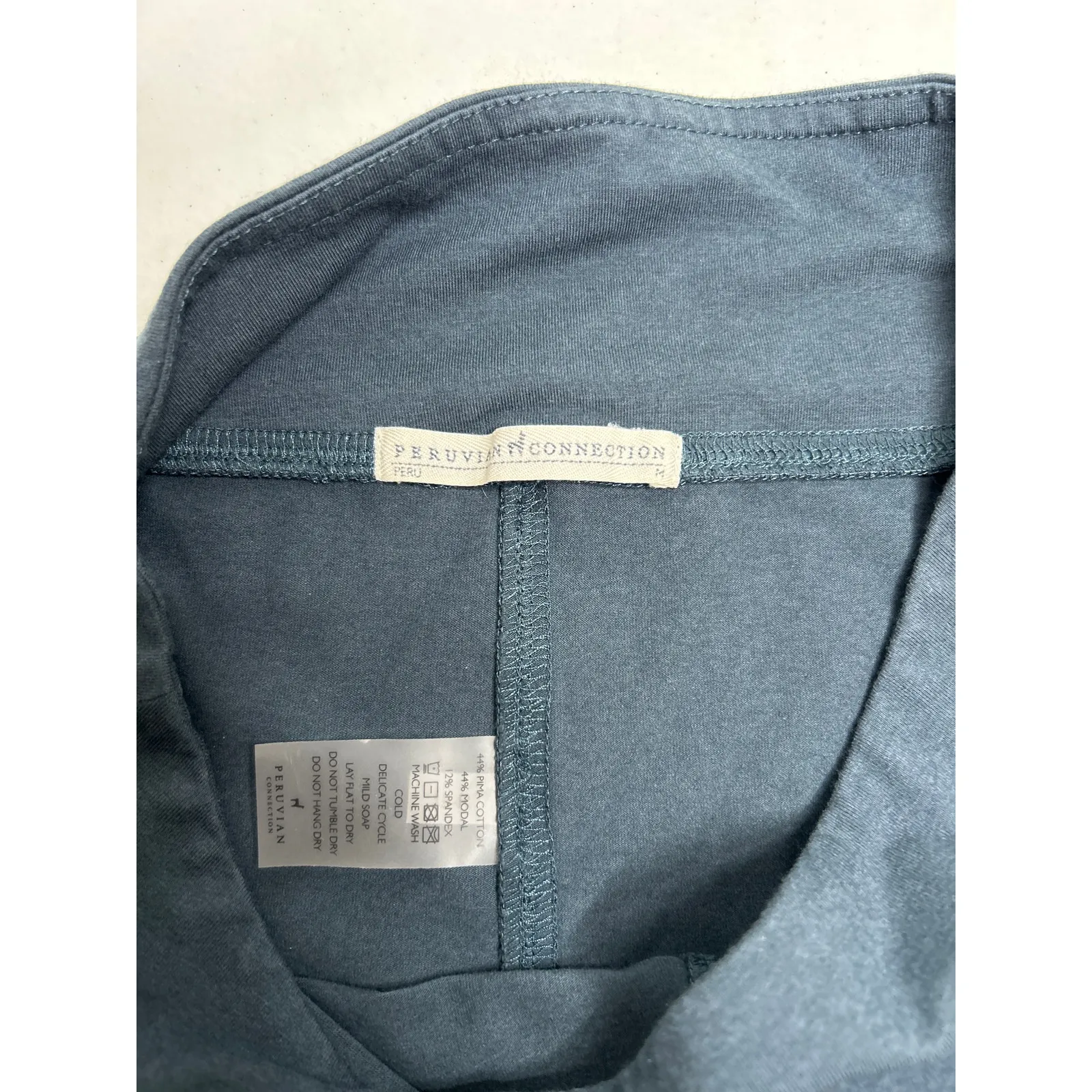 Peruvian Connection women’s dark teal size medium leggings. - Image 4