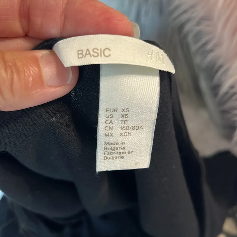 H & M Black V Neck Basic Dress - Image 5