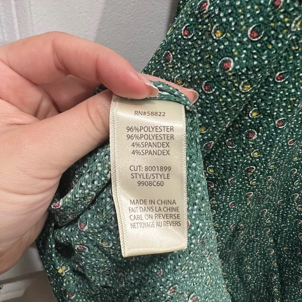 Max Studio Green Crepe Long Sleeve Smocked Wrap Dress Size Small $128 - Image 7