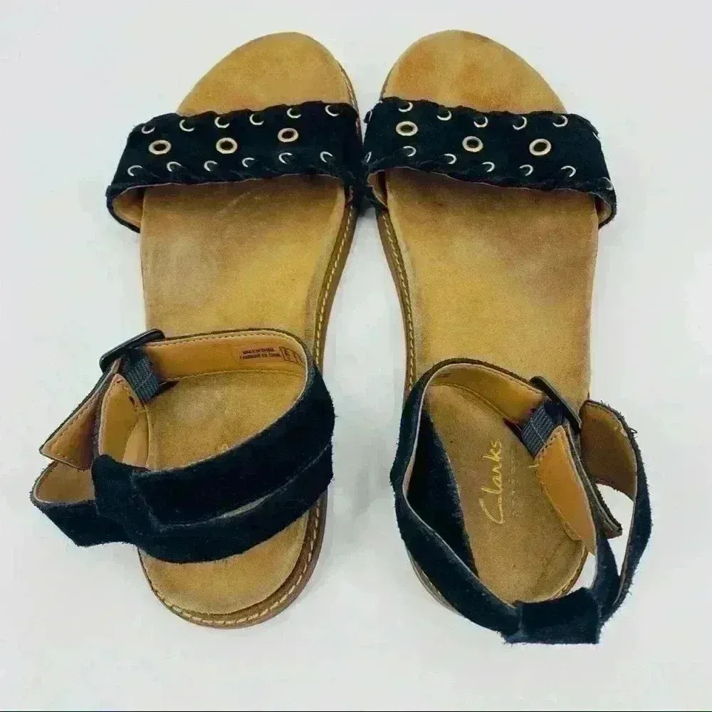 Clark’s Artisan Women's Corsio Amelia Black Soft Suede Sandals‎ Size 11 - Image 2
