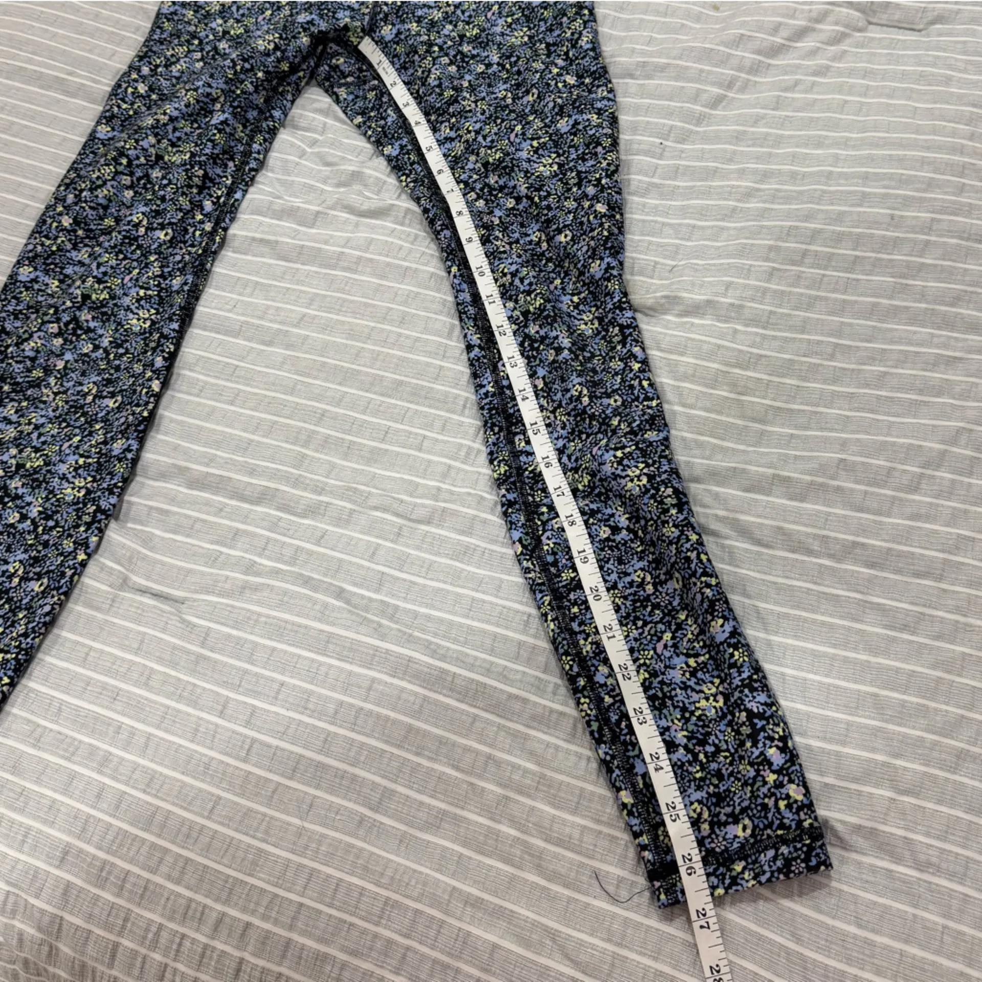 GILLY HICKS Floral‎ High Rise Leggings Small - Image 6